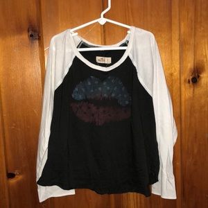 Hollister rwb kiss tee